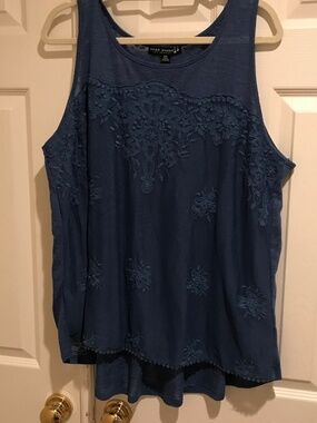 Gorgeous blue lace tank top